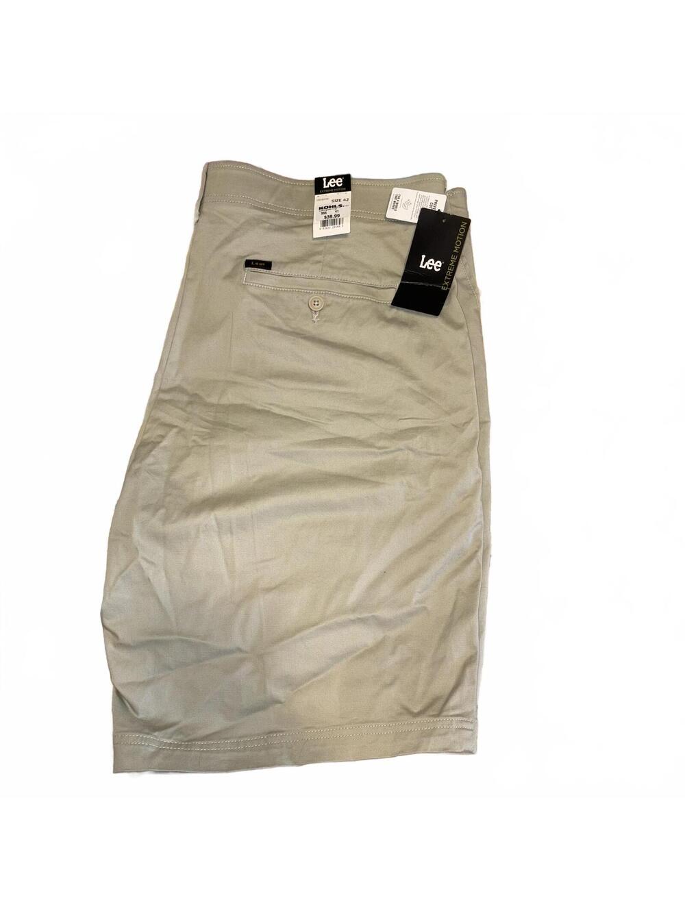 Lee Extreme Motion NEW $40 Men's Size 42 straight Fit Khaki Shorts Moisture Wick - Picture 1 of 7